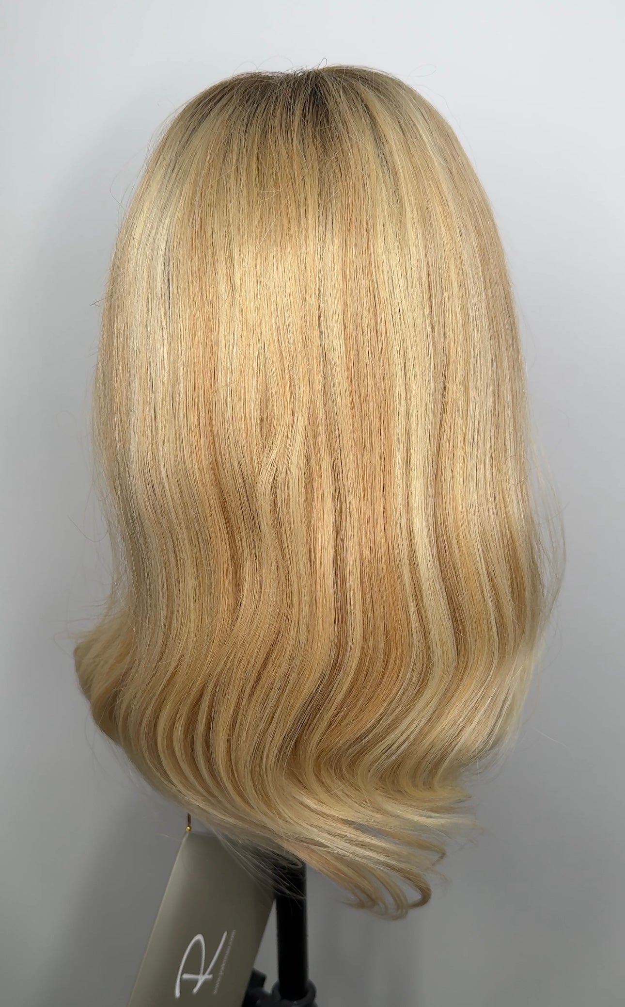 Gwyneth wig - Jon Renau SmartLace Human Hair Collection - FS24/102S12 (Laguna Blonde) *CLEARANCE*