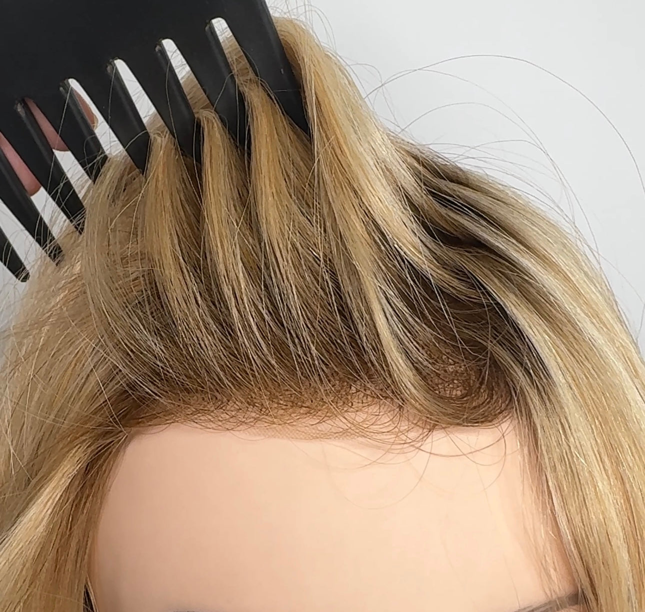 Gwyneth wig - Jon Renau SmartLace Human Hair Collection - FS24/102S12 (Laguna Blonde) *CLEARANCE*