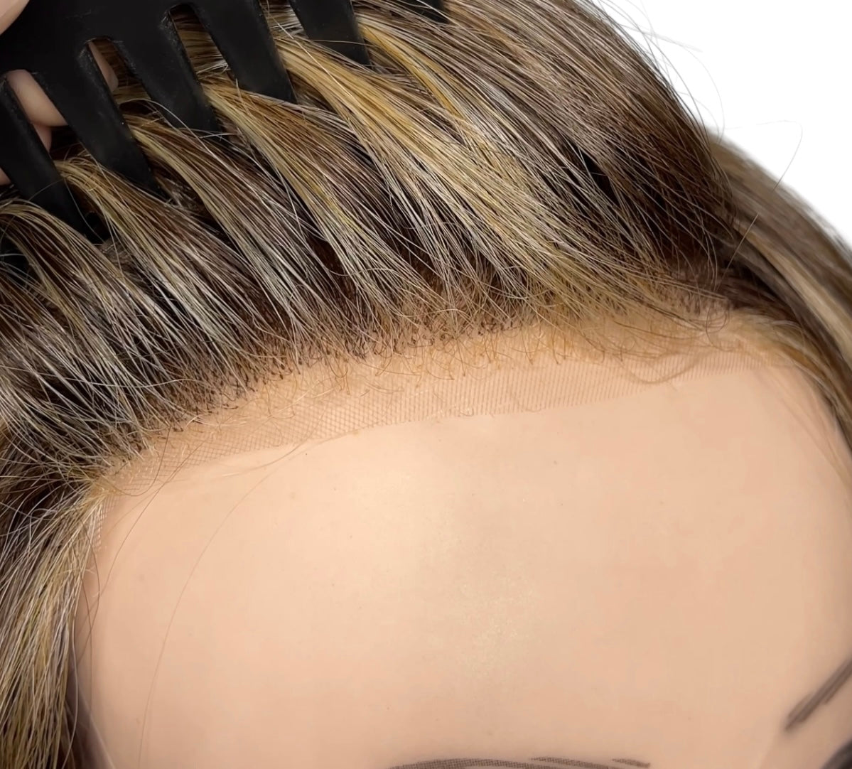 Raquel Welch - Wavy Day wig - RL9/24 SS (Shaded Iced Cafe Latte) *CLEARANCE*