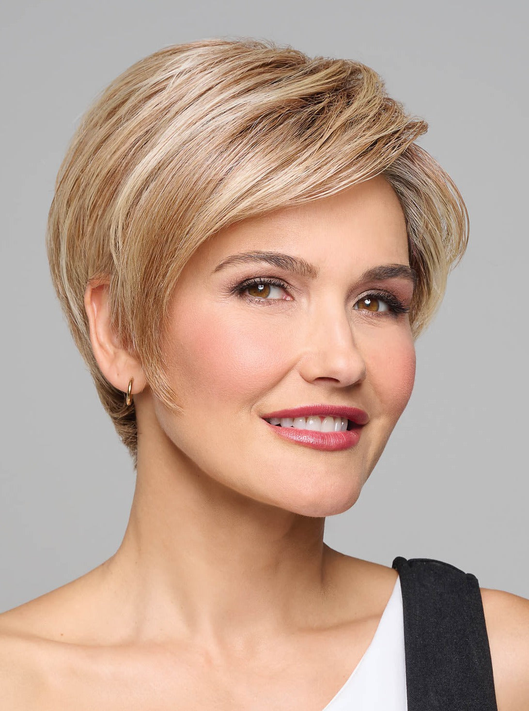 Monologue wig - Raquel Welch Sheer Luxury Collection