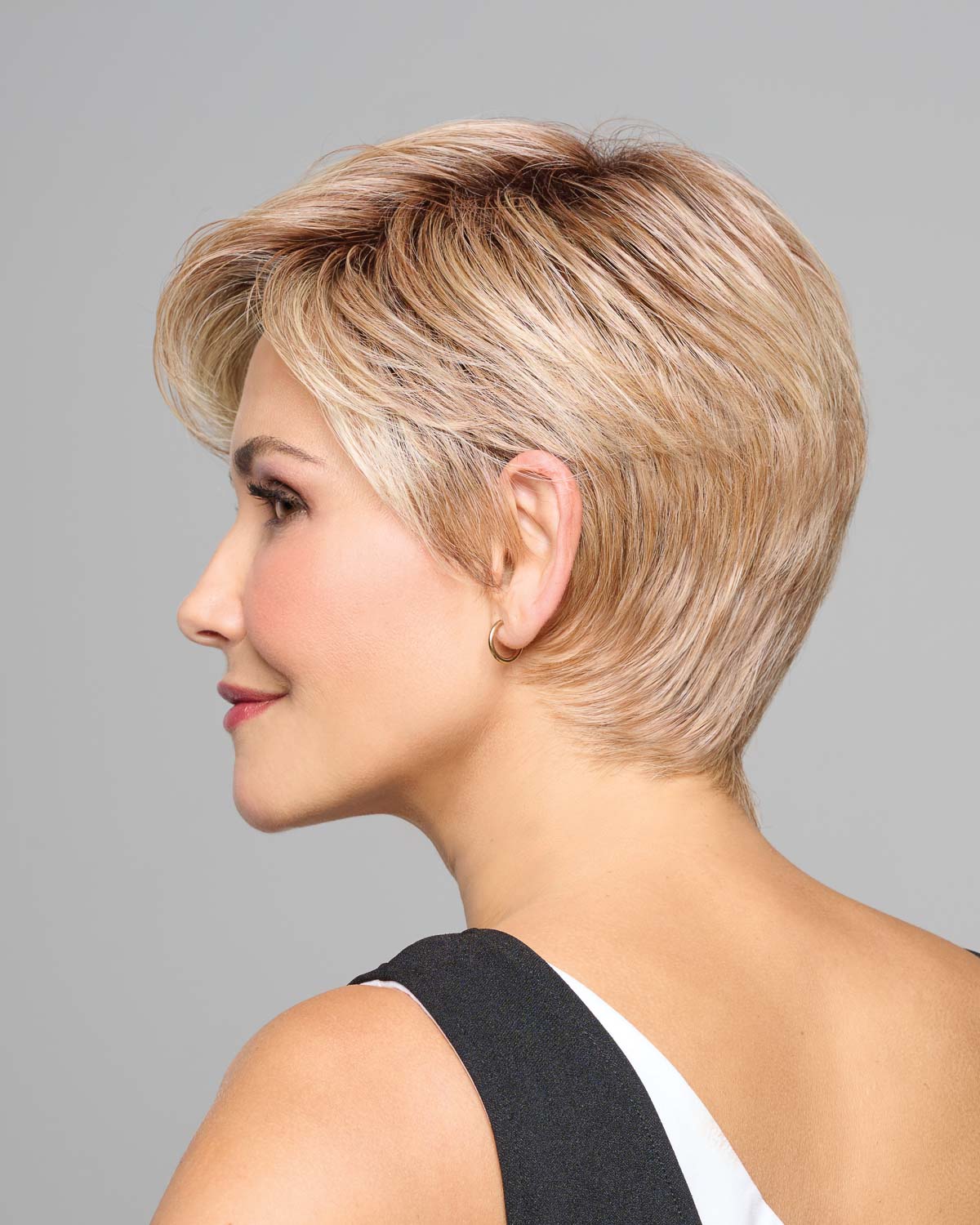 Monologue wig - Raquel Welch Sheer Luxury Collection