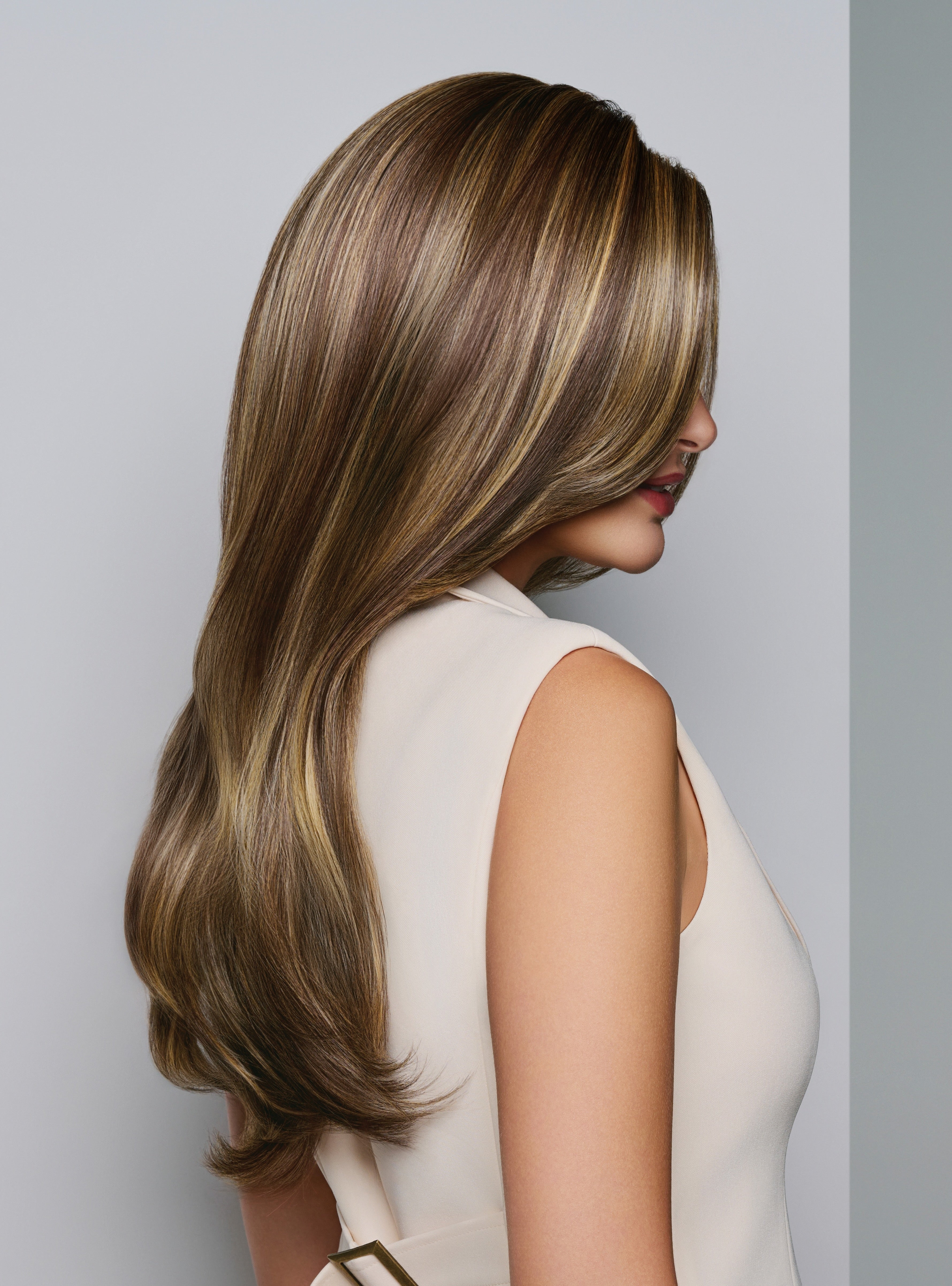 Feature Length wig - Raquel Welch Sheer Luxury FeatherLite Collection