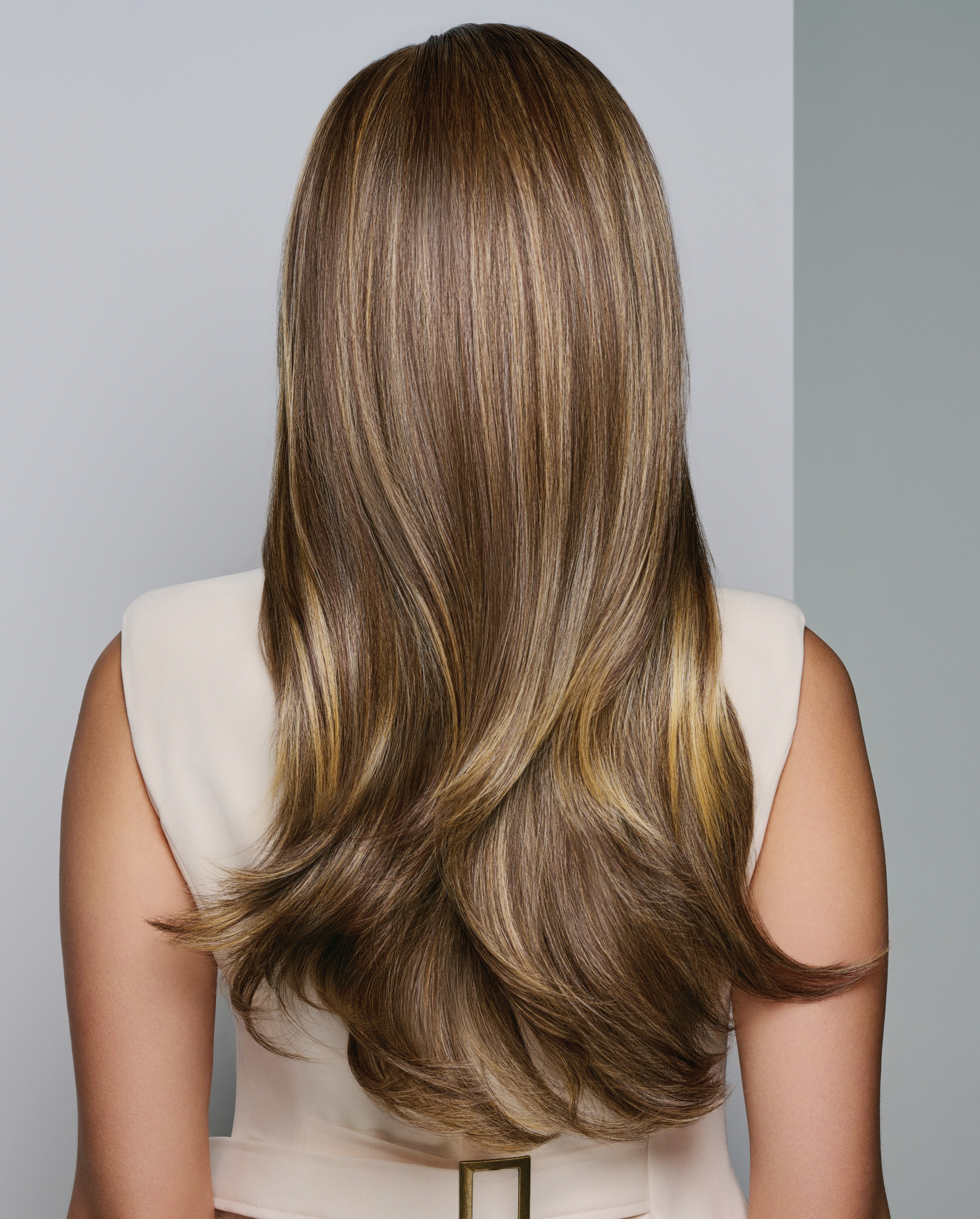 Feature Length wig - Raquel Welch Sheer Luxury FeatherLite Collection