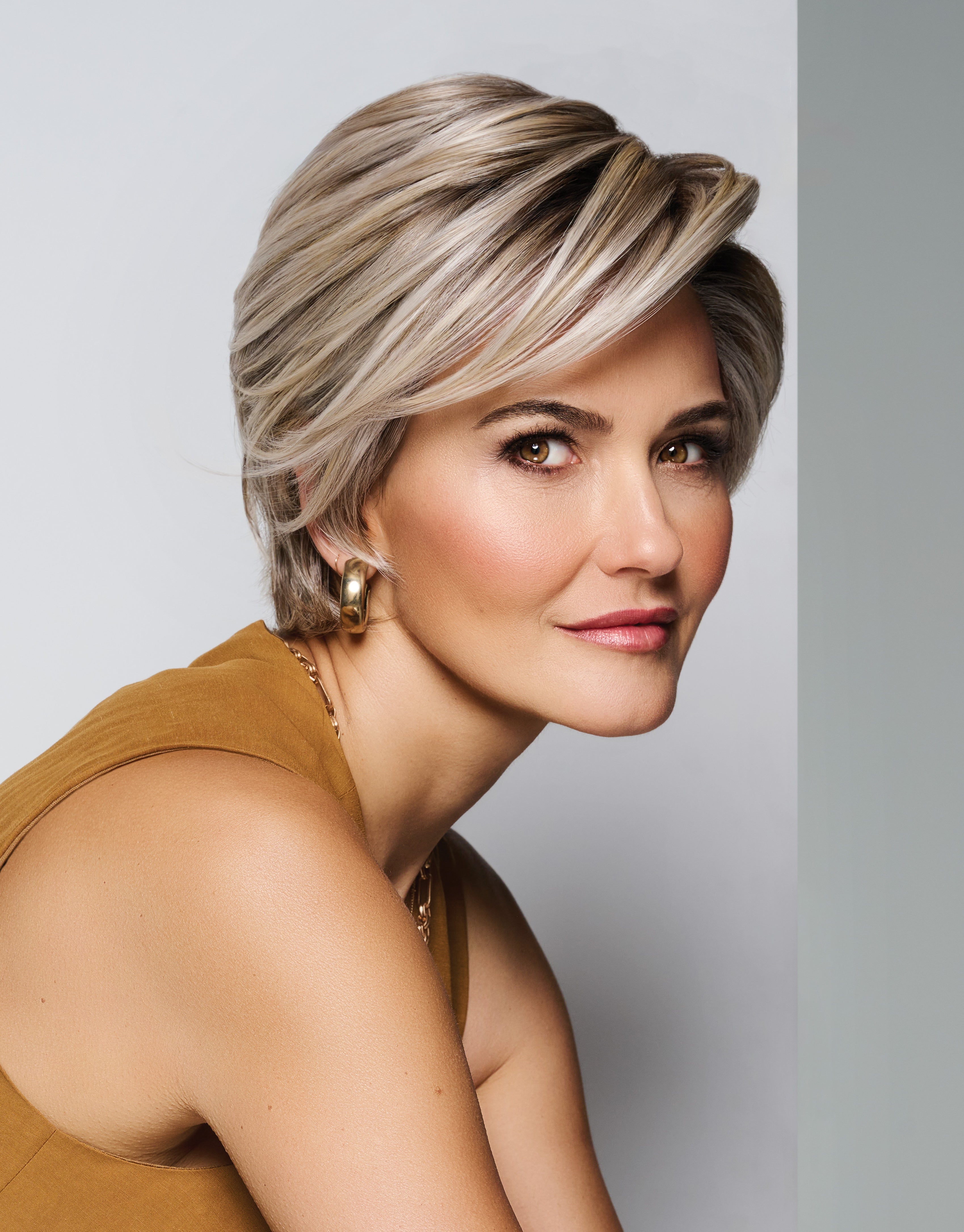 Posh Premiere wig - Raquel Welch Sheer Luxury FeatherLite Collection