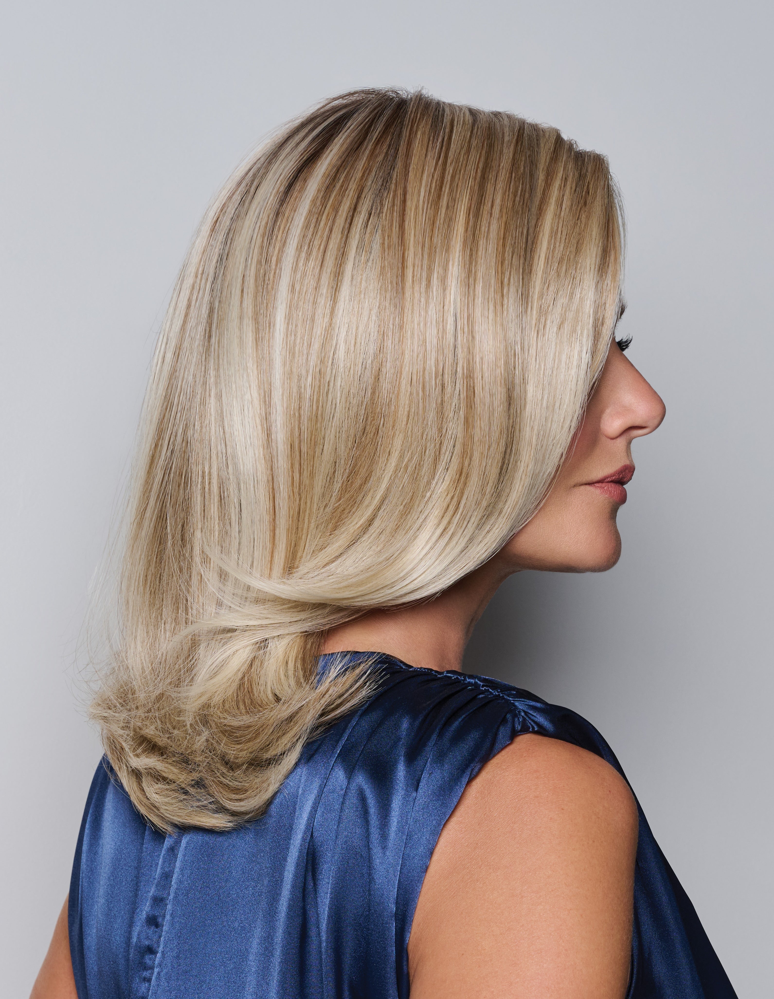 Showrunner wig - Raquel Welch Sheer Luxury FeatherLite Collection