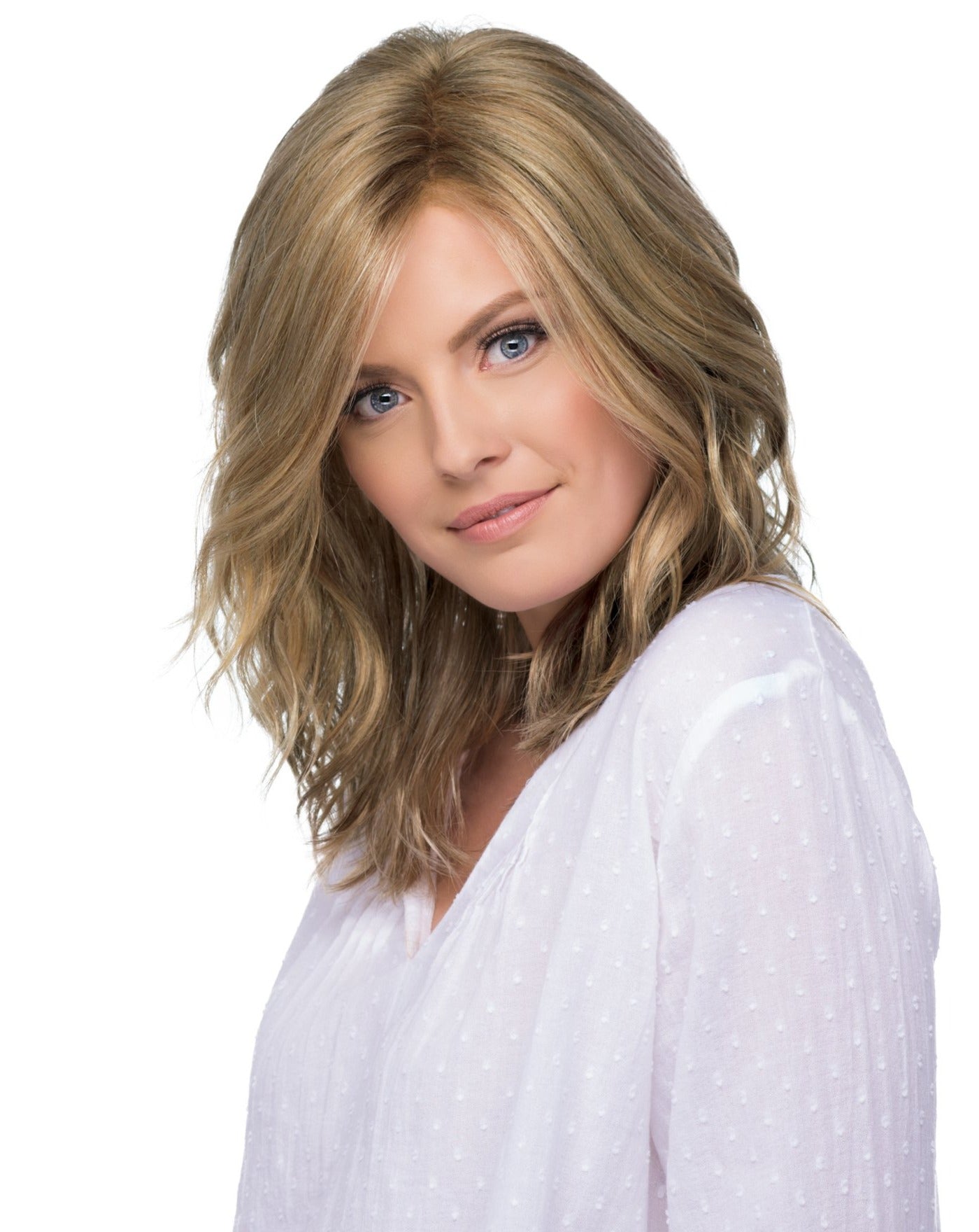 Estetica Designs Avalon wavy synthetic wig RH12/26