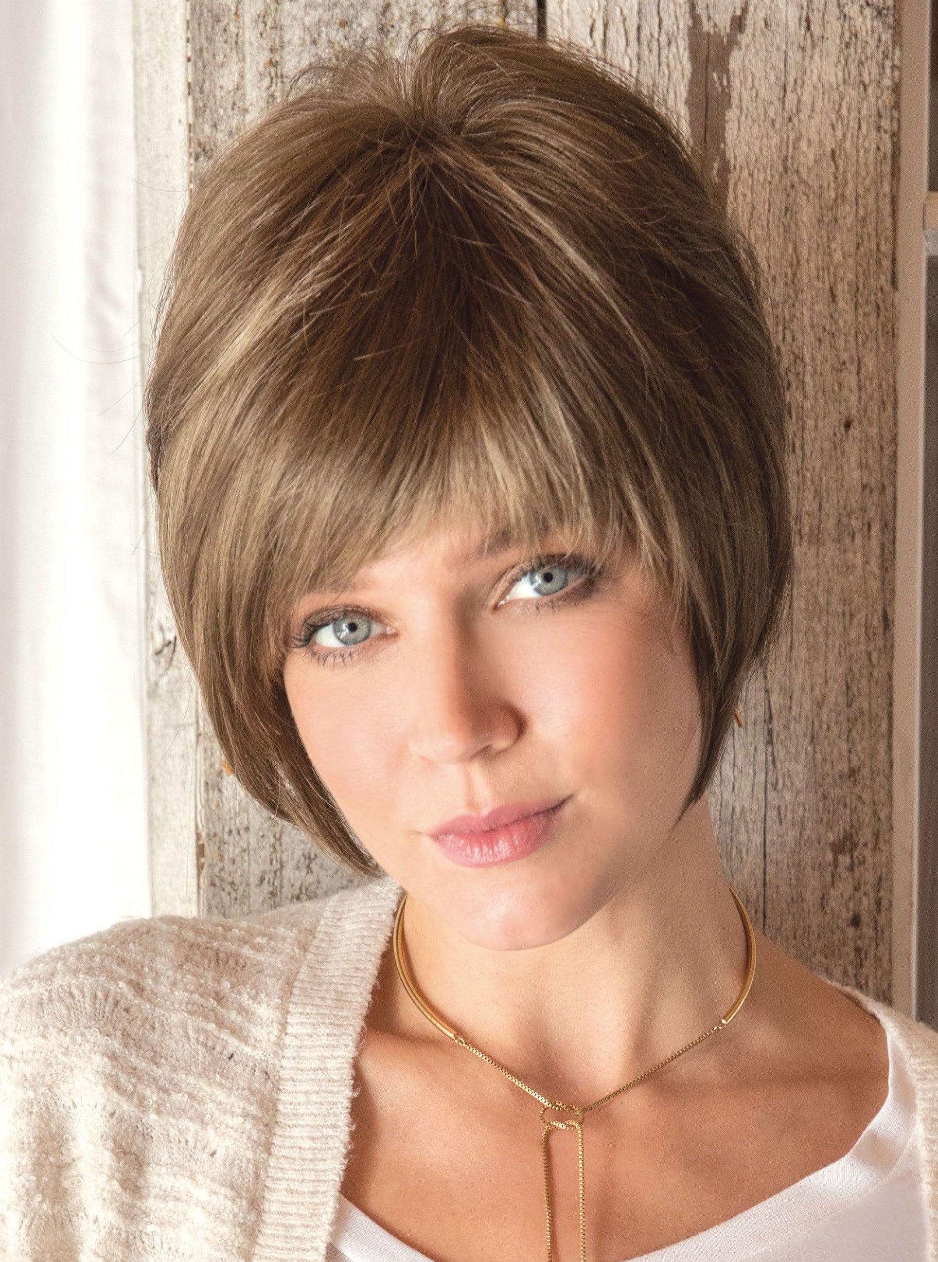 Amore Emily synthetic wig Honey Wheat